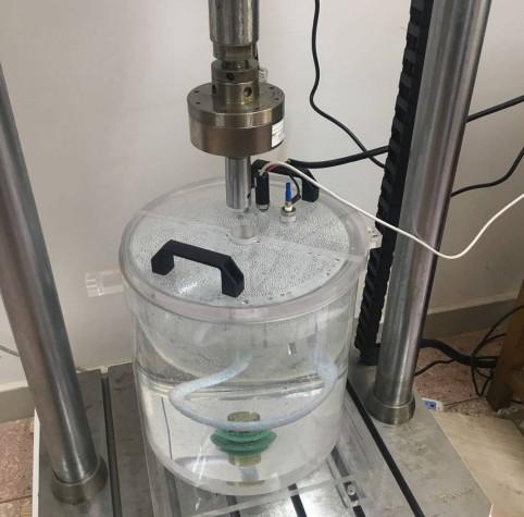 腐蝕環(huán)境下材料的腐蝕慢拉伸性能試驗(yàn)儀器